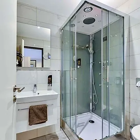 Otel Lumi 3*